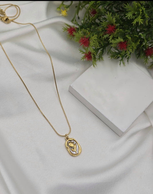 Luna Rose Pendent