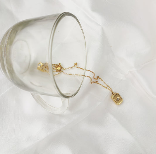 Nova Frame Pendent Necklace