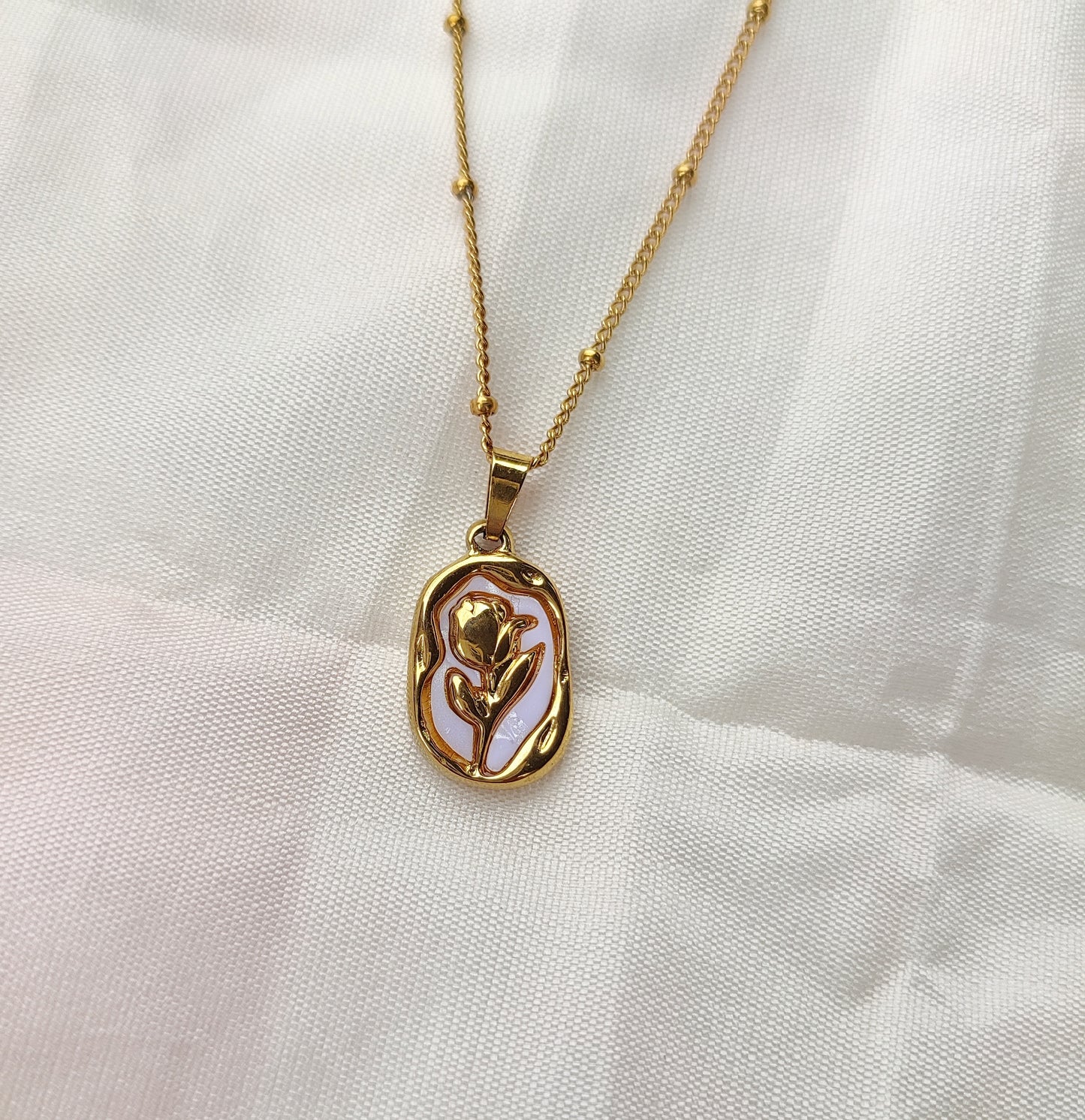 Luna Rose Pendent