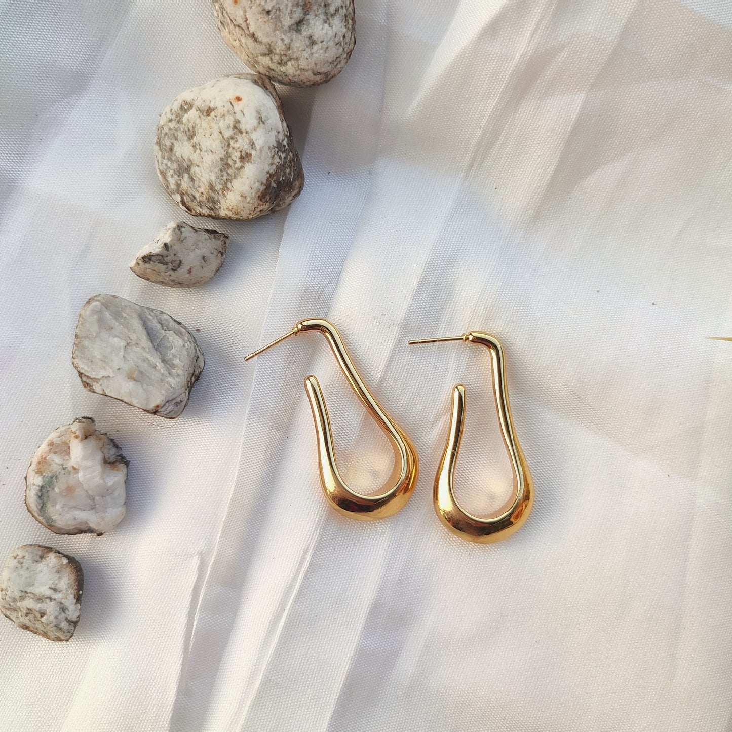 Eternal Curve  Drop Earring