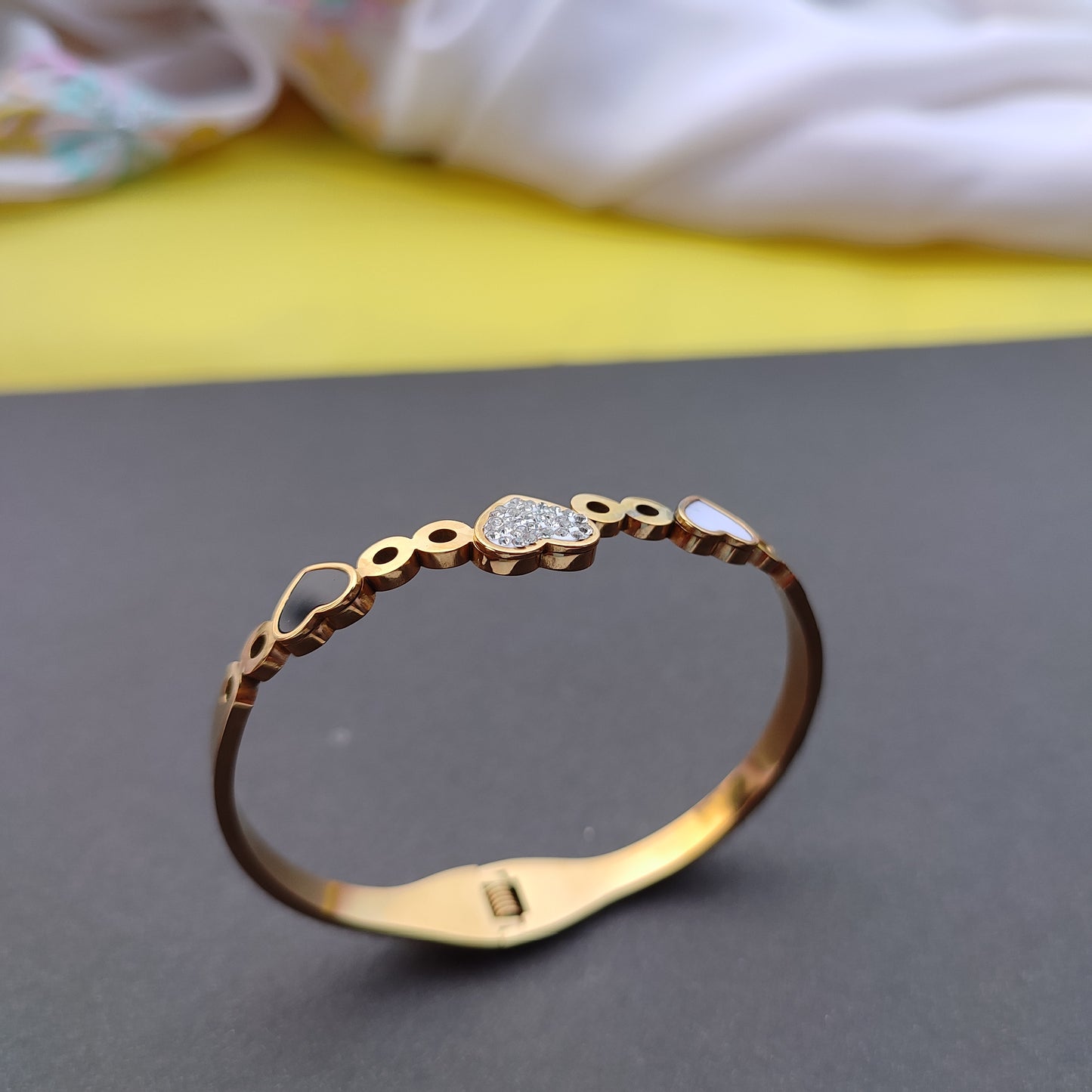 Trilove Kada  Bracelet